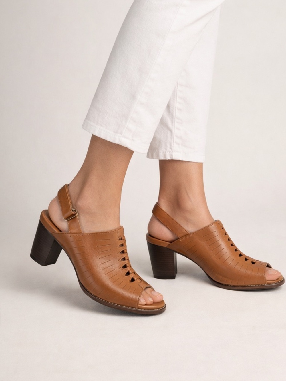 Clarks Leather Slingback Heels Tan Open Toe Comfort Sandals Women’s 9.5 - Picture 1 of 10